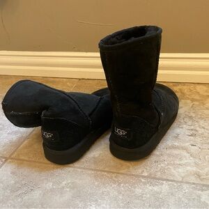 Ugh Black Short Boots